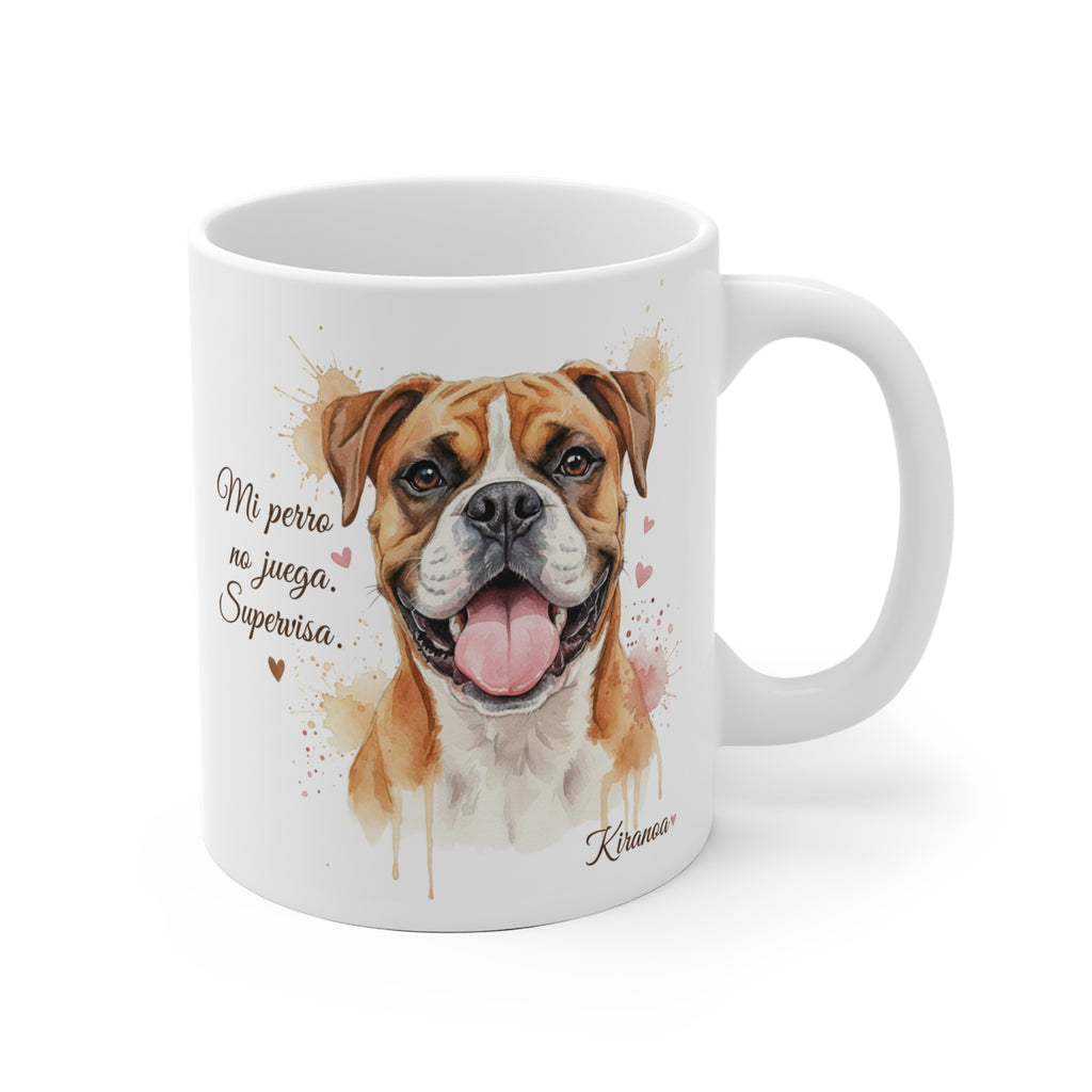 Taza cerámica Boxer con frase Mi perro no juega supervisa – vista frontal
