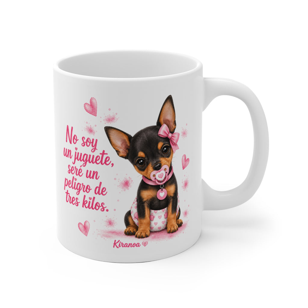 Taza cerámica Pinscher Pink con frase No soy un juguete seré un peligro de tres kilos – vista frontal