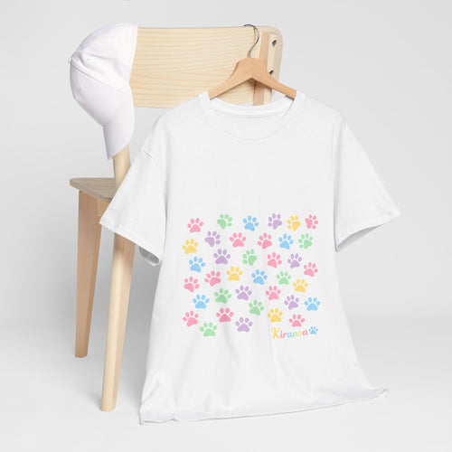 Camiseta de Huellas en Colores Pastel – Diseño Original
