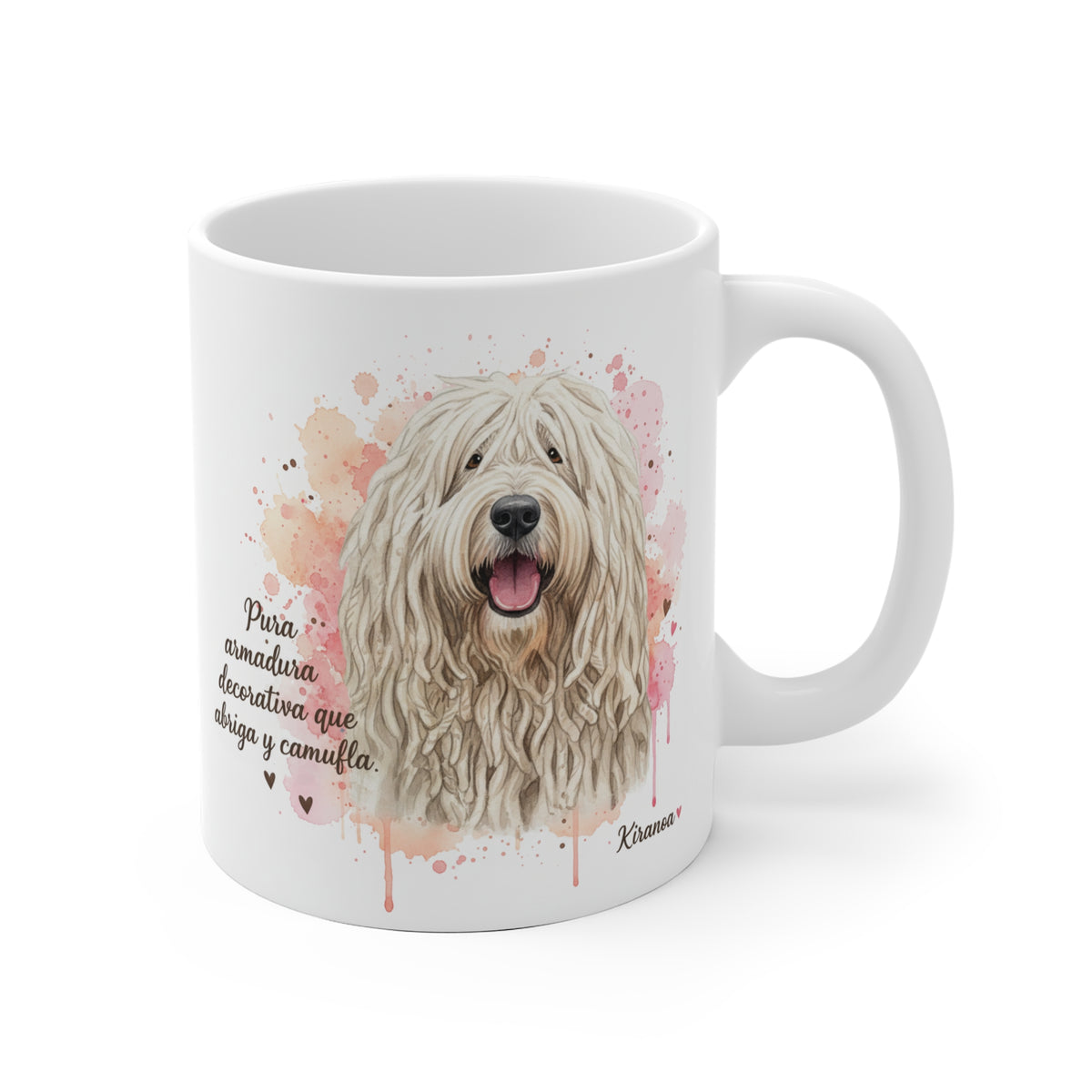 Taza cerámica Komondor con frase Pura armadura decorativa que abriga y camufla – vista frontal