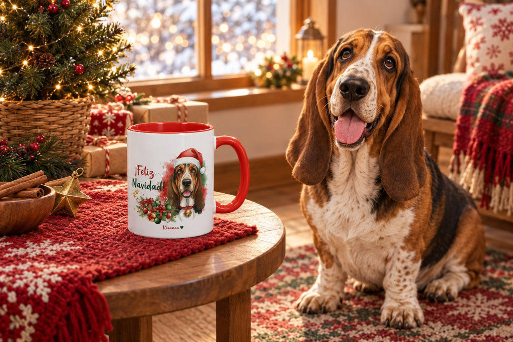 Basset Hound junto a taza roja de Navidad con ilustración en acuarela escena lifestyle Kiranoa
